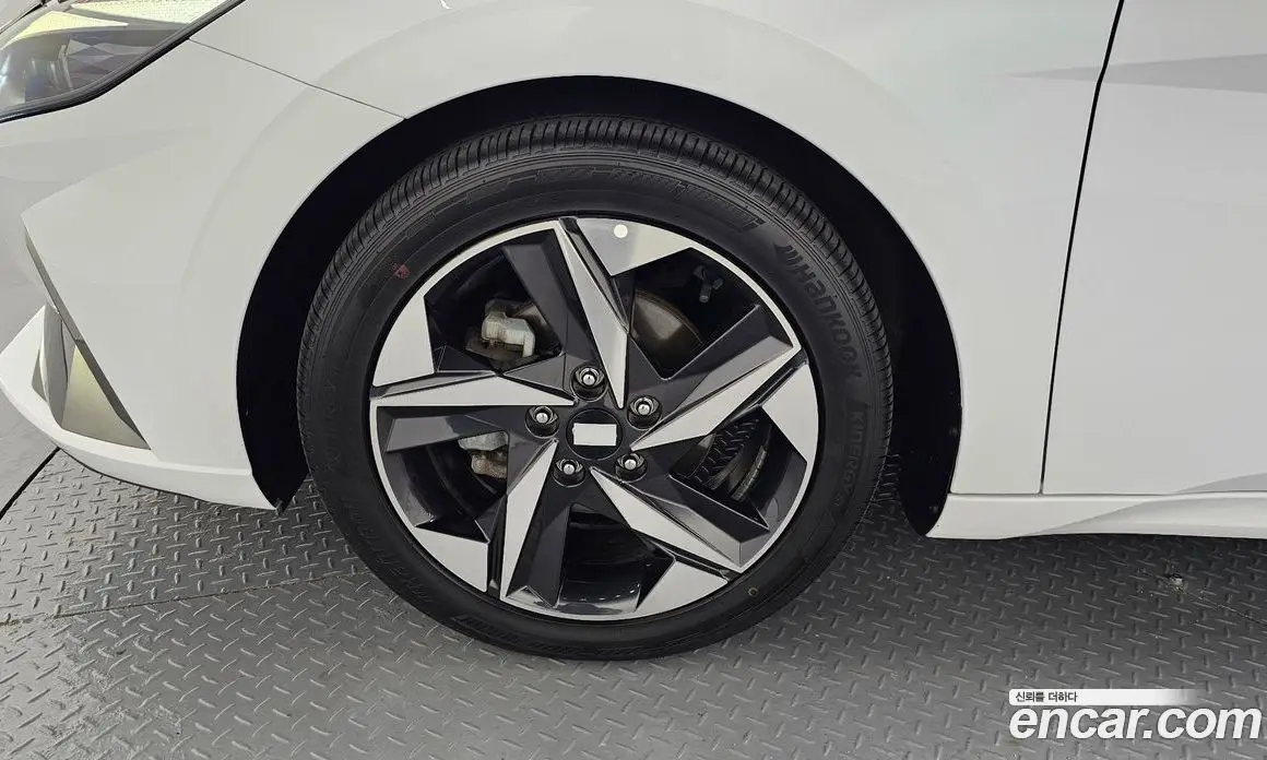 Hyundai Avante 2021 1.6 автомат (гидро), фото 5