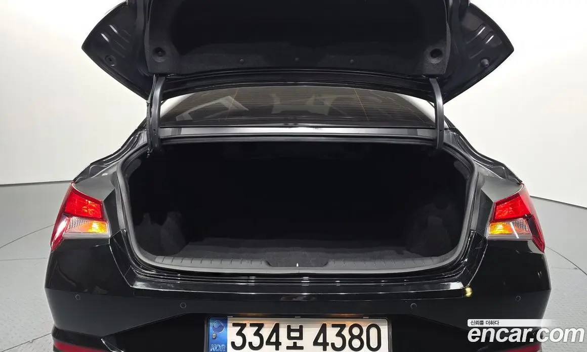 Hyundai Avante 2022 1.6 автомат (гидро), фото 26