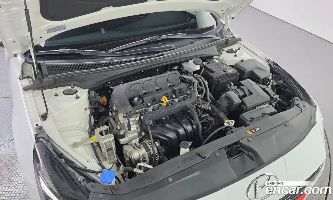 Hyundai Avante 2022 1.6 автомат (гидро), фото 30