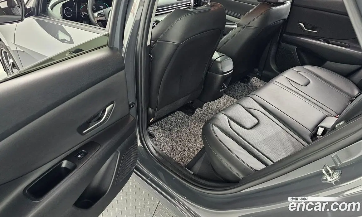 Hyundai Avante 2024 1.6 автомат (гидро), фото 11