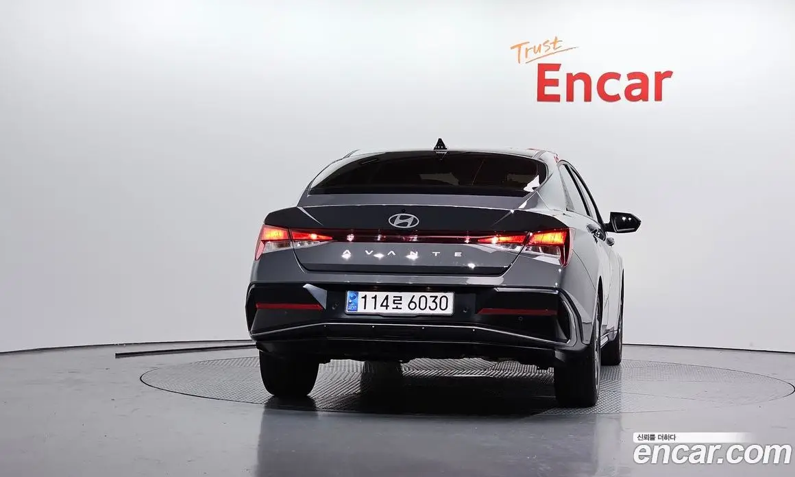 Hyundai Avante 2024 1.6 автомат (гидро), фото 4