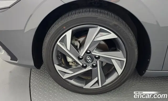 Hyundai Avante 2024 1.6 автомат (гидро), миниатюра 5
