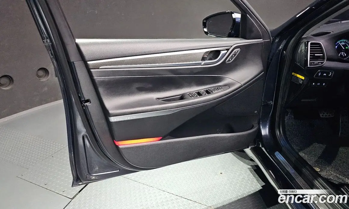 Hyundai Grandeur 2017 2.4 автомат (гидро), фото 14