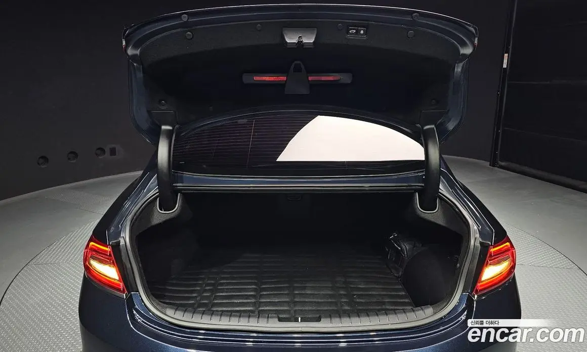 Hyundai Grandeur 2017 2.4 автомат (гидро), фото 26