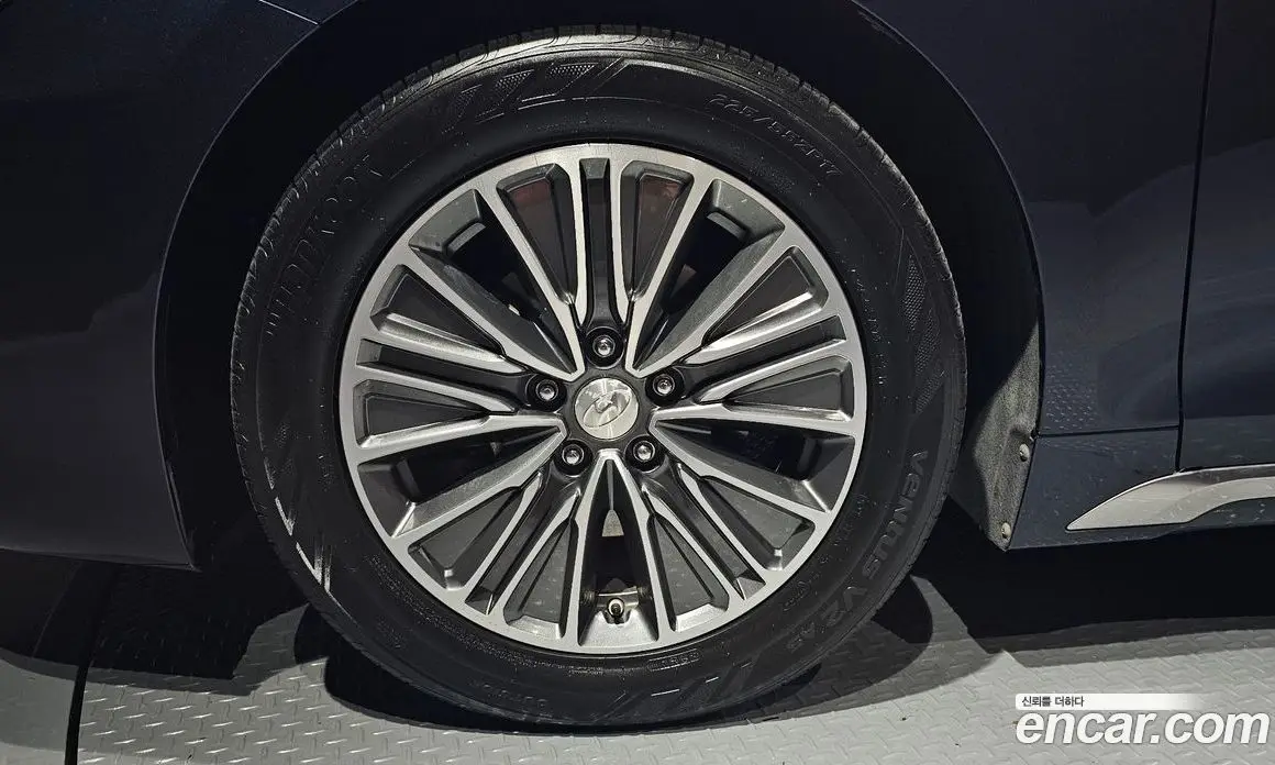 Hyundai Grandeur 2017 2.4 автомат (гидро), фото 5