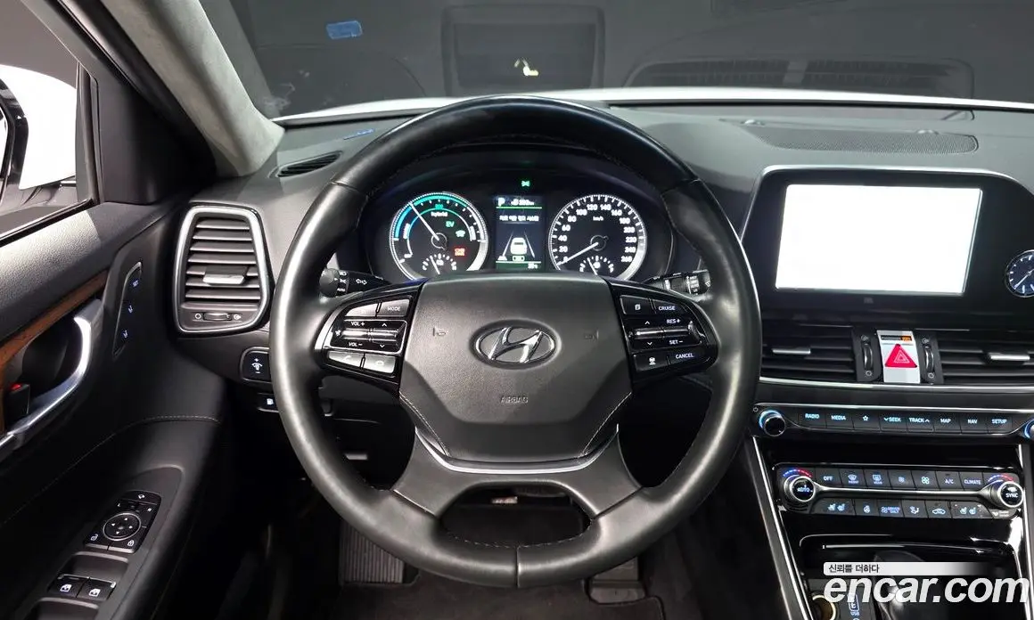Hyundai Grandeur 2019 2.4 автомат (гидро), фото 19