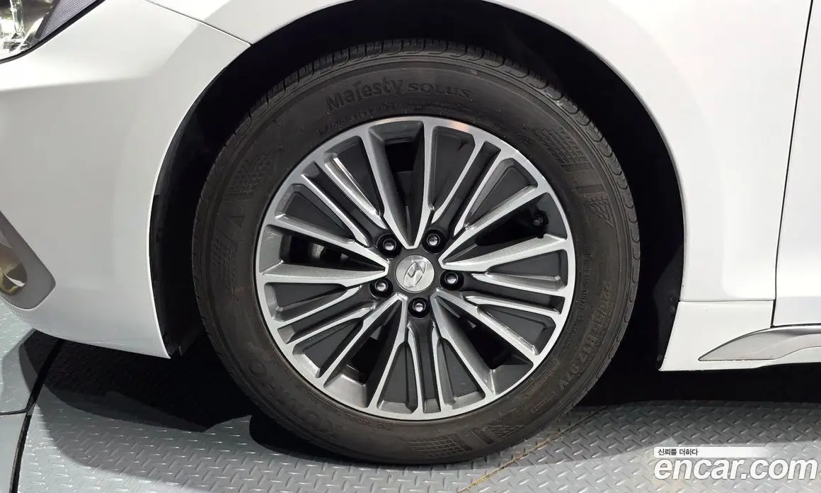 Hyundai Grandeur 2019 2.4 автомат (гидро), фото 5
