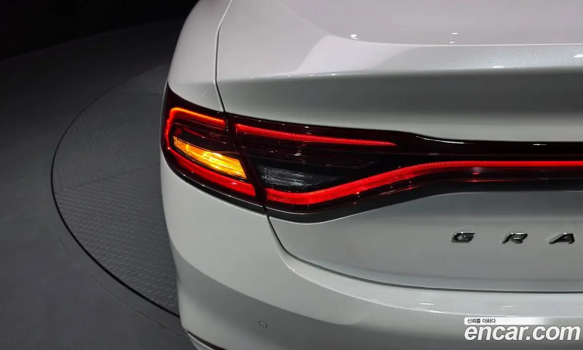 Hyundai Grandeur 2019 2.4 автомат (гидро), фото 9