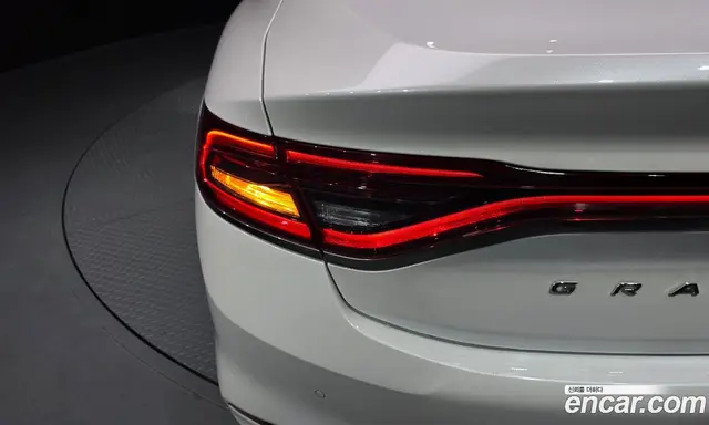 Hyundai Grandeur 2019 2.4 автомат (гидро), миниатюра 9