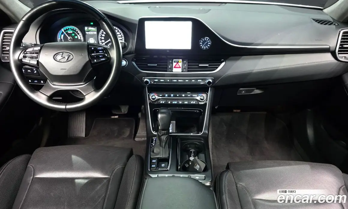 Hyundai Grandeur 2019 2.4 автомат (гидро), фото 10