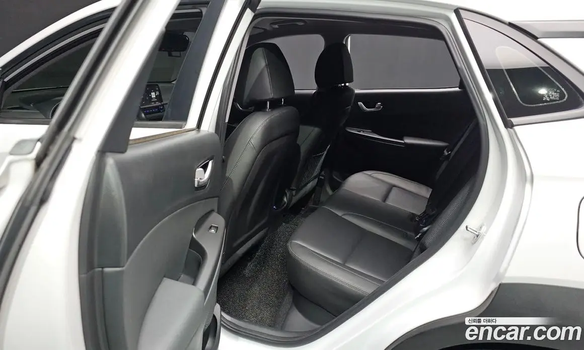 Hyundai Kona 2022 1.6 автомат (гидро), фото 19