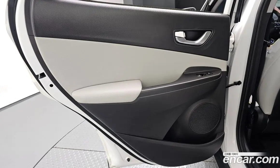 Hyundai Kona 2022 1.6 автомат (гидро), фото 15