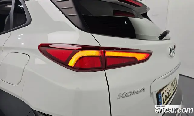 Hyundai Kona 2022 1.6 автомат (гидро), миниатюра 9