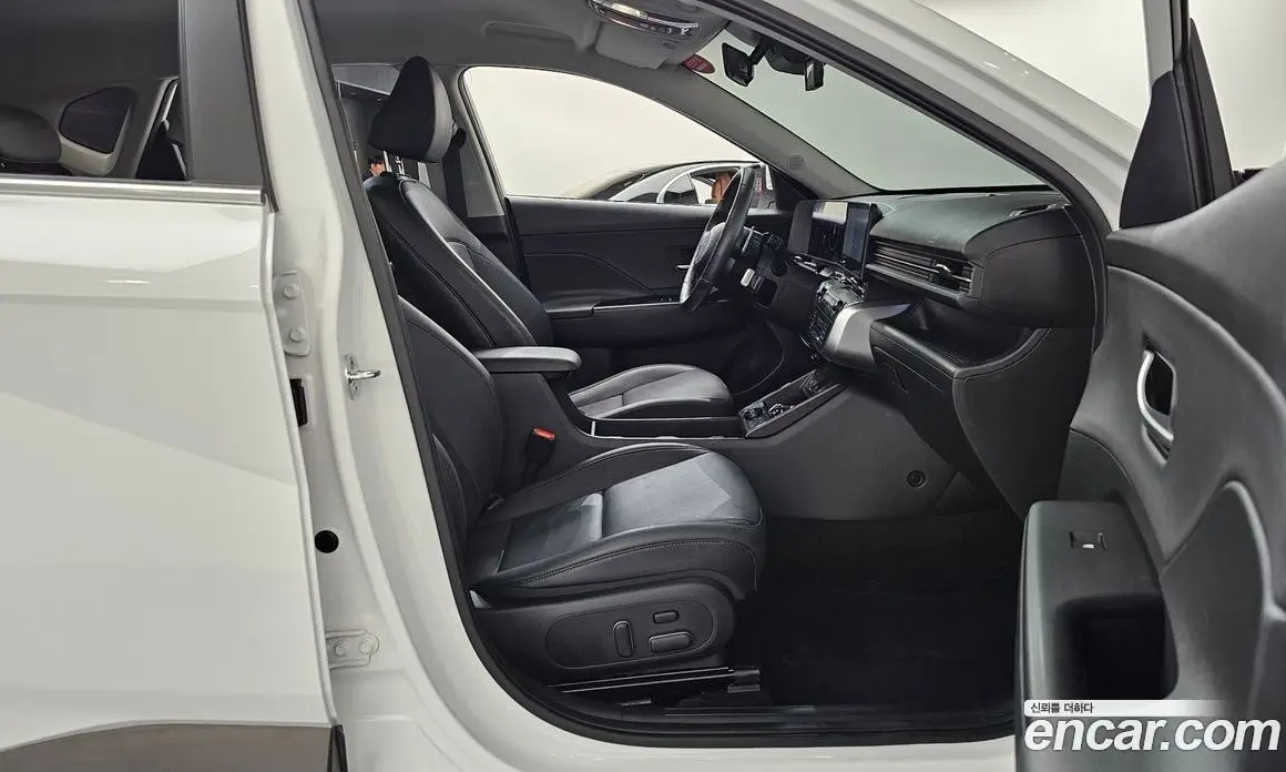 Hyundai Kona 2023 1.6 автомат (гидро), фото 16
