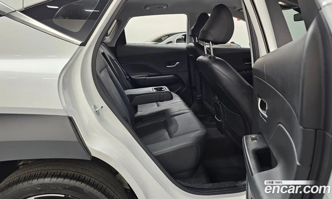 Hyundai Kona 2023 1.6 автомат (гидро), фото 17
