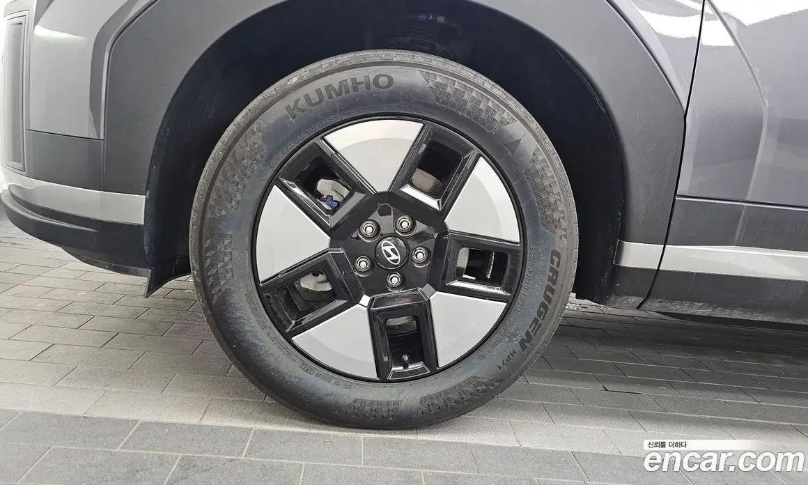 Hyundai Santa Fe 2023 1.6 автомат (гидро), фото 5