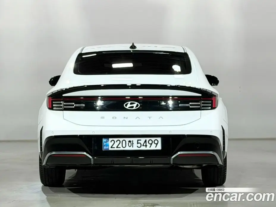 Hyundai Sonata 2024 1.6 автомат (гидро), фото 9