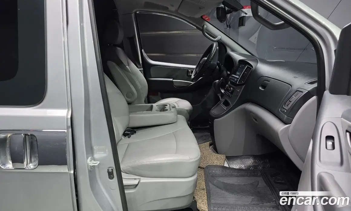 Hyundai Starex 2021 2.5 автомат (гидро), фото 17