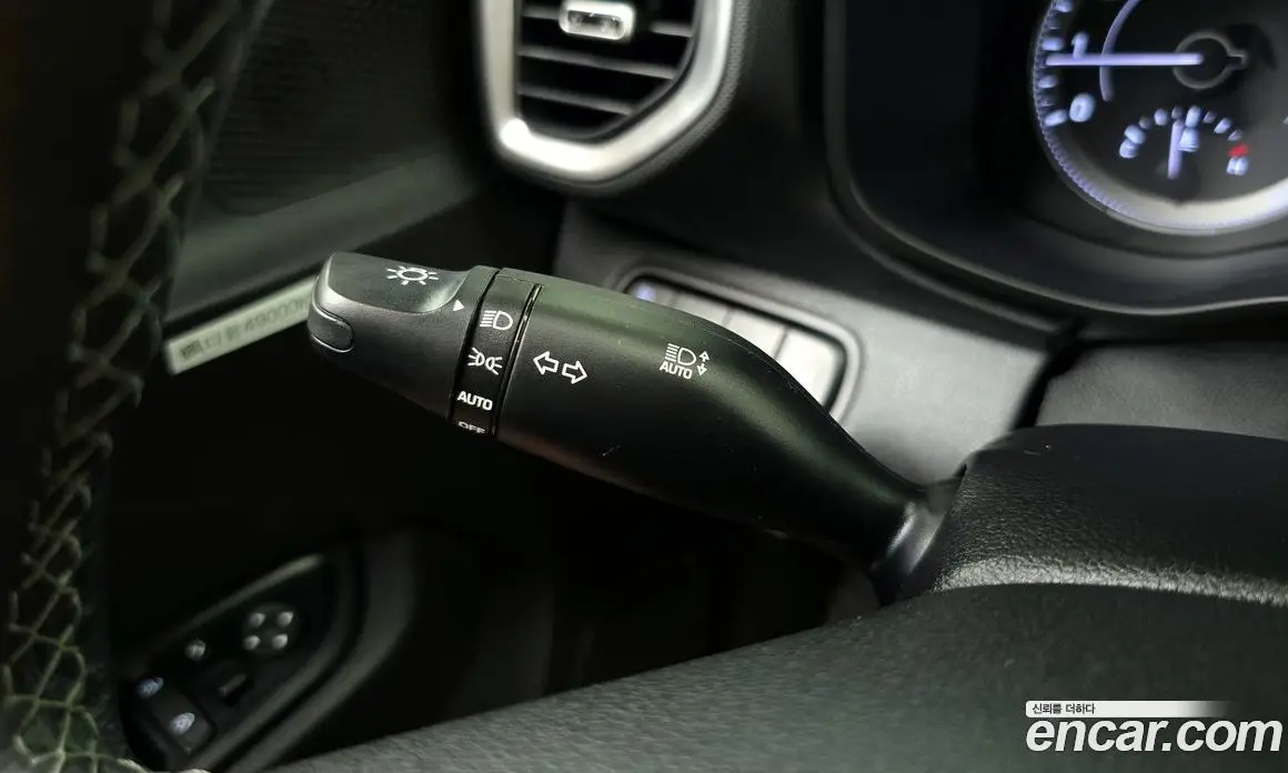 Hyundai Venue 2019 1.6 автомат (гидро), фото 23