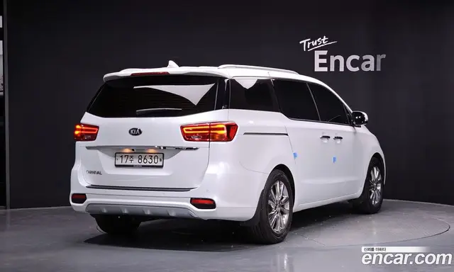Kia Carnival 2019 2.2 автомат (гидро), миниатюра 2