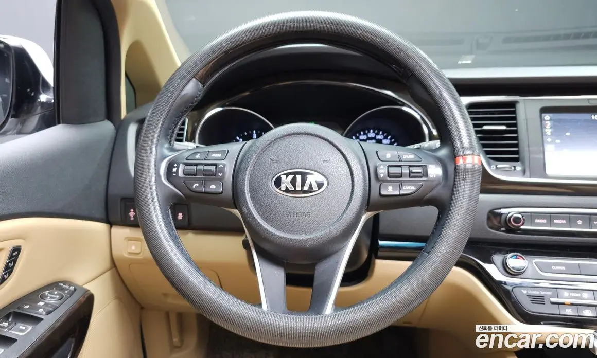 Kia Carnival 2019 2.2 автомат (гидро), фото 12