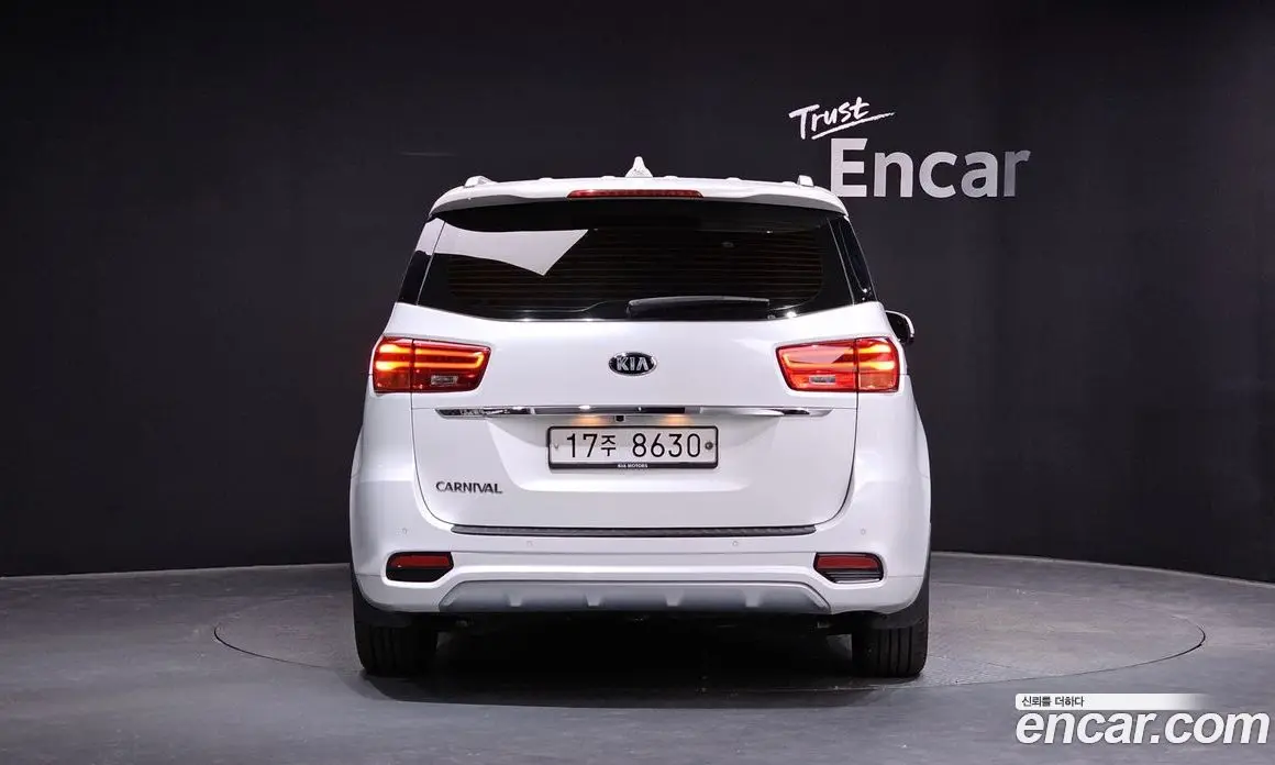 Kia Carnival 2019 2.2 автомат (гидро), фото 4