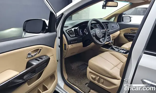 Kia Carnival 2019 2.2 автомат (гидро), миниатюра 10
