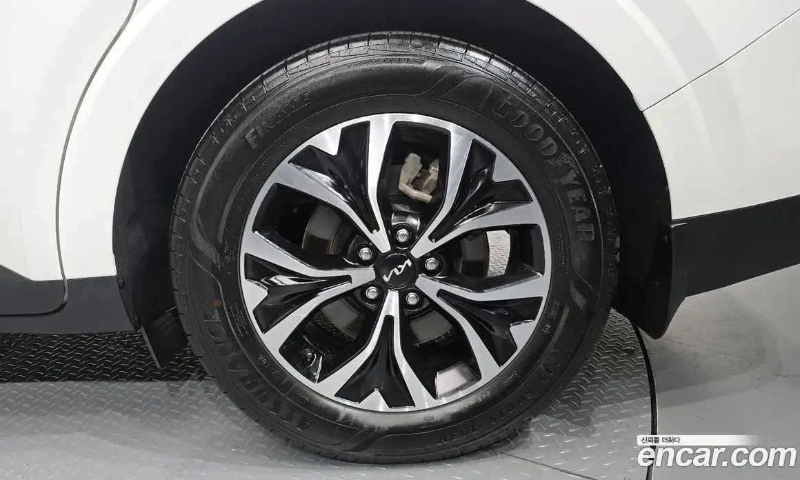 Kia Carnival 2023 2.2 автомат (гидро), фото 7