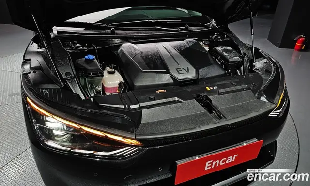 Kia EV6 2023 0.1 автомат (гидро), миниатюра 6