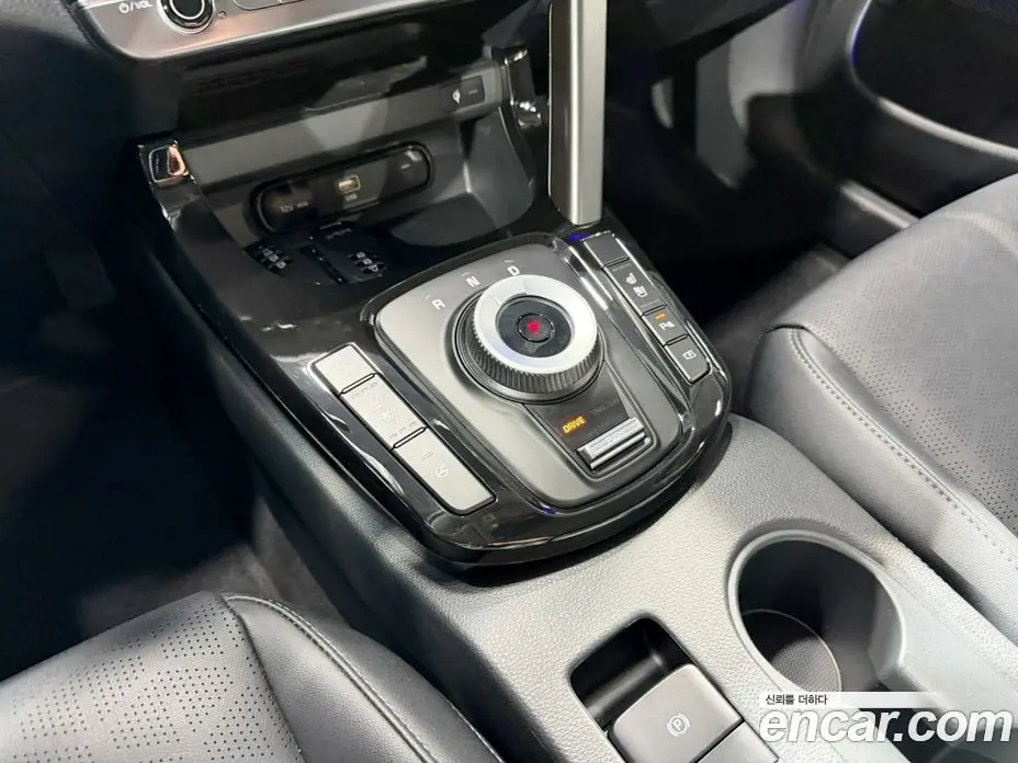 Kia Seltos 2025 1.6 автомат (гидро), фото 14 Kia Seltos 2025 1.6 автомат (гидро), фото 14
