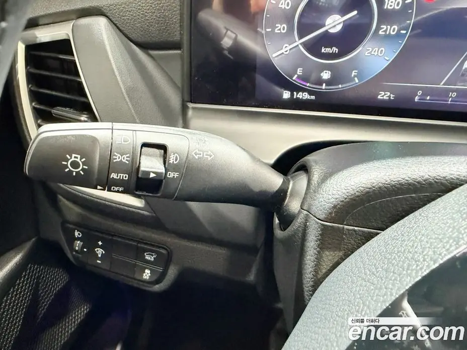 Kia Seltos 2025 1.6 автомат (гидро), фото 15 Kia Seltos 2025 1.6 автомат (гидро), фото 15