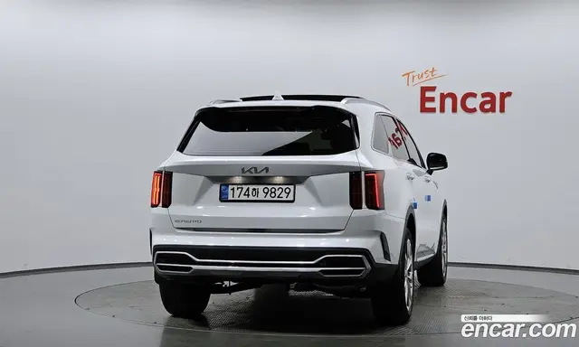 Kia Sorento 2022 2.2 автомат (гидро), миниатюра 3
