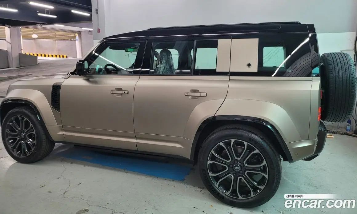 Land Rover Defender 2025 4.4 автомат (гидро), фото 17 Land Rover Defender 2025 4.4 автомат (гидро), фото 17