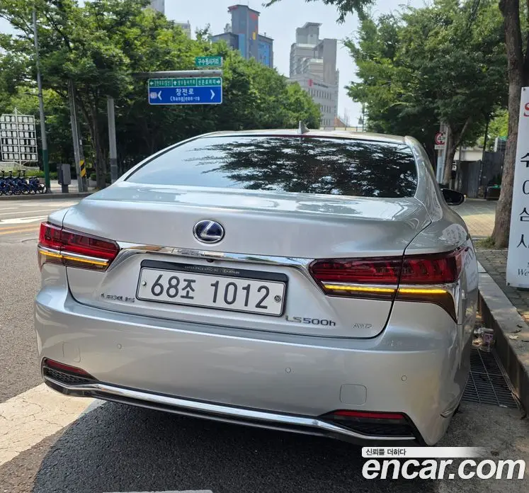 Lexus LS 2017 3.5 автомат (гидро), фото 4 Lexus LS 2017 3.5 автомат (гидро), фото 4