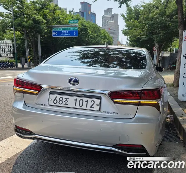 Lexus LS 2017 3.5 автомат (гидро), миниатюра 4 Lexus LS 2017 3.5 автомат (гидро), миниатюра 4