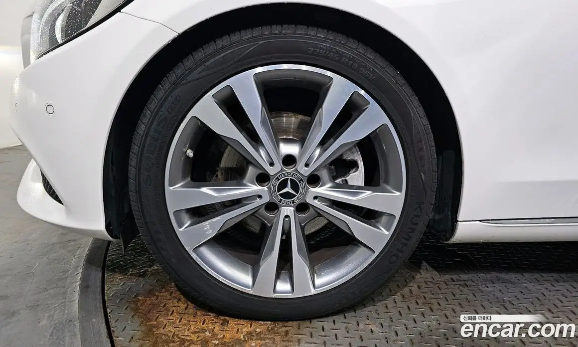 Mercedes-Benz C-Class 2018 2.0 автомат (гидро), фото 5