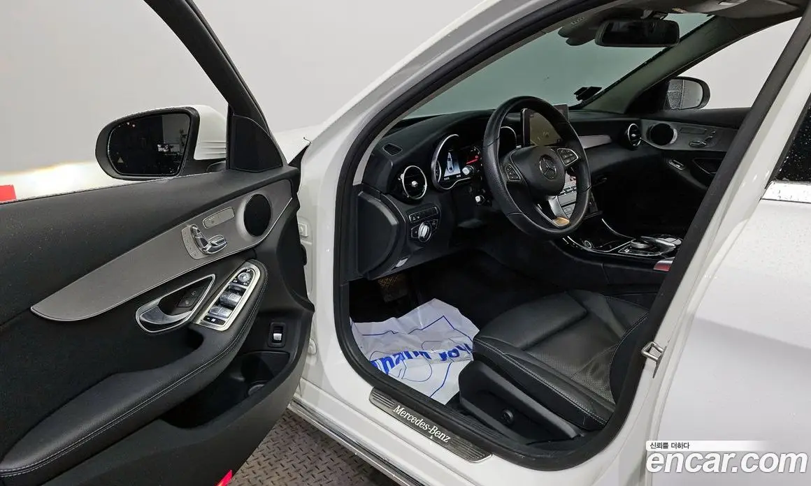 Mercedes-Benz C-Class 2018 2.0 автомат (гидро), фото 10