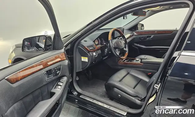 Mercedes-Benz E-Class 2011 3.5 автомат (гидро), миниатюра 10
