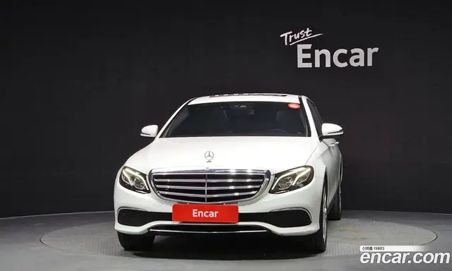 Mercedes-Benz E-Class 2019 1.9 автомат (гидро), миниатюра 3