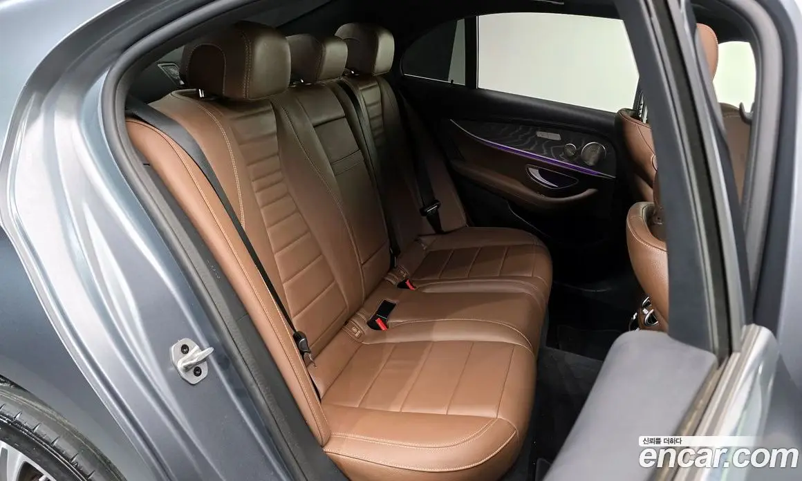 Mercedes-Benz E-Class 2023 2.0 автомат (гидро), фото 12