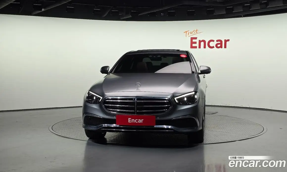 Mercedes-Benz E-Class 2023 2.0 автомат (гидро), фото 3