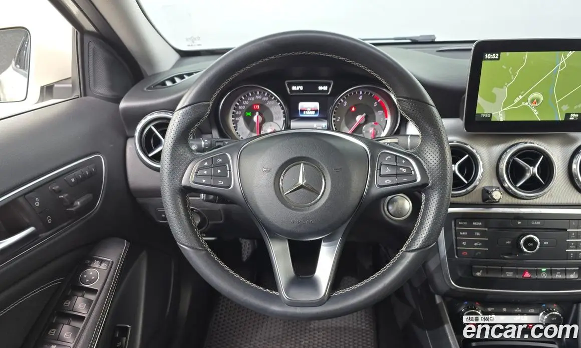 Mercedes-Benz GLA-Class 2016 2.1 автомат (гидро), фото 13