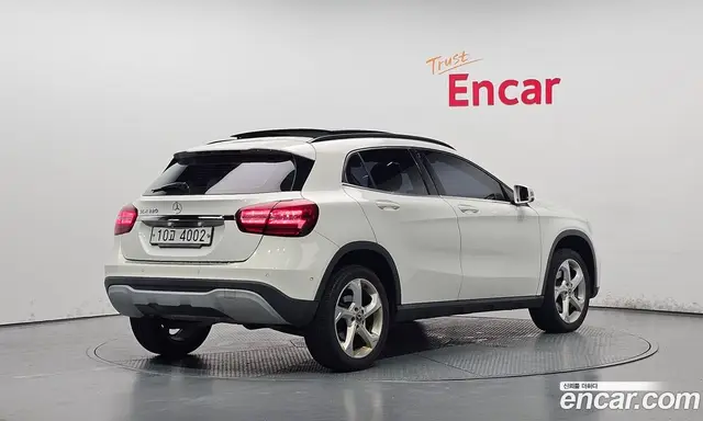 Mercedes-Benz GLA-Class 2017 2.0 автомат (гидро), миниатюра 2
