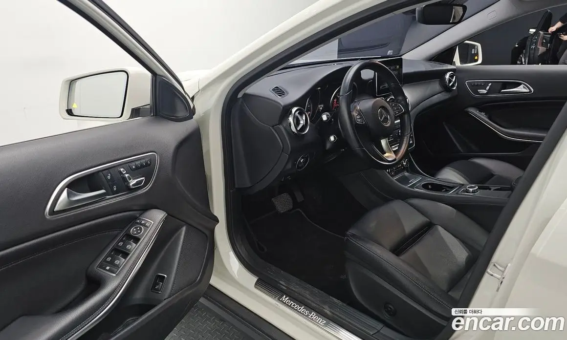 Mercedes-Benz GLA-Class 2017 2.0 автомат (гидро), фото 11