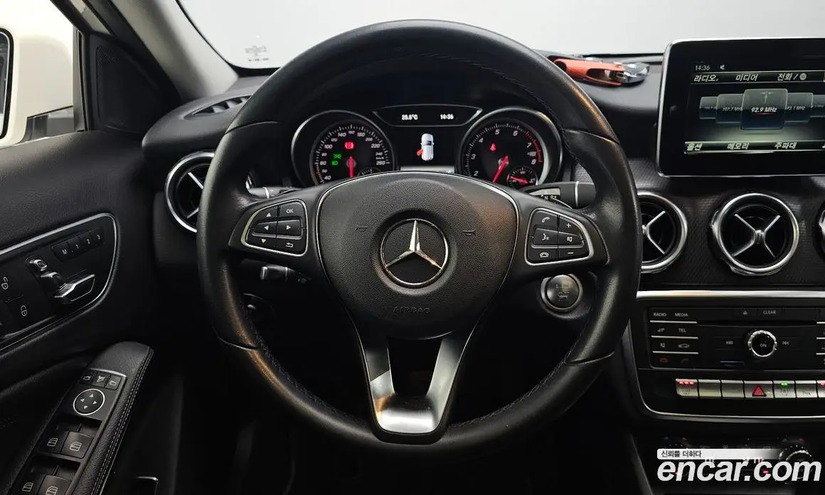 Mercedes-Benz GLA-Class 2017 2.0 автомат (гидро), фото 13