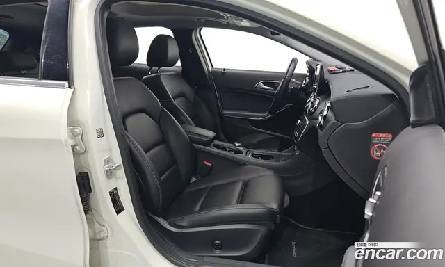 Mercedes-Benz GLA-Class 2017 2.0 автомат (гидро), миниатюра 10