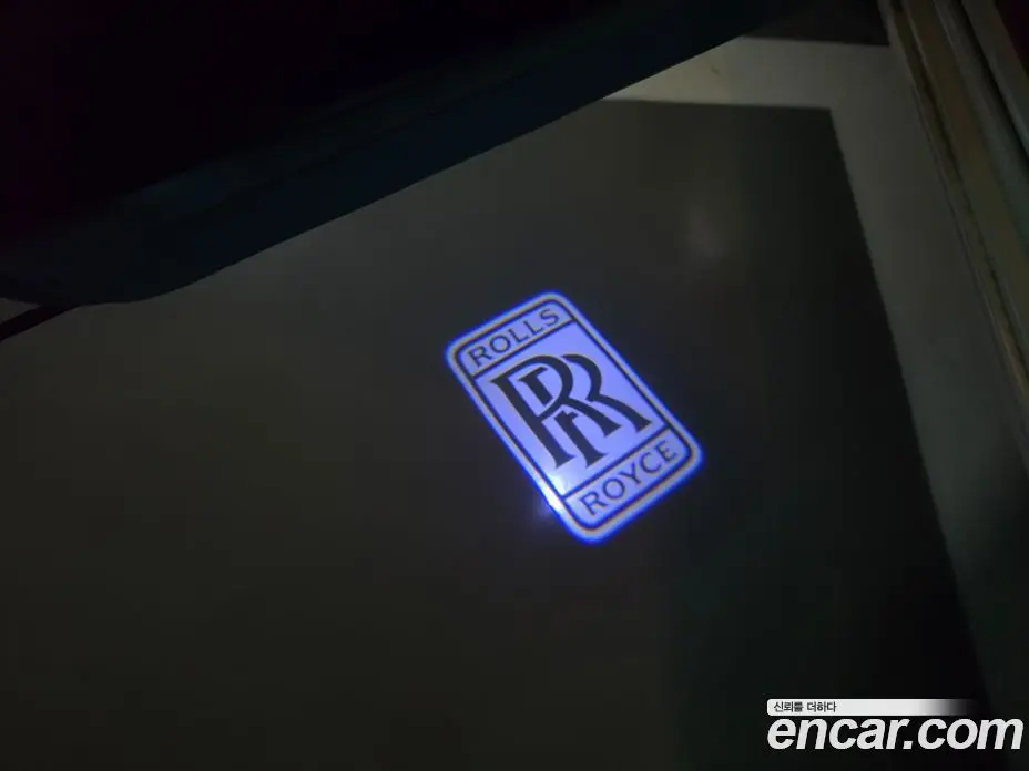 Rolls-Royce Ghost 2014 6.6 автомат (гидро), фото 6 Rolls-Royce Ghost 2014 6.6 автомат (гидро), фото 6