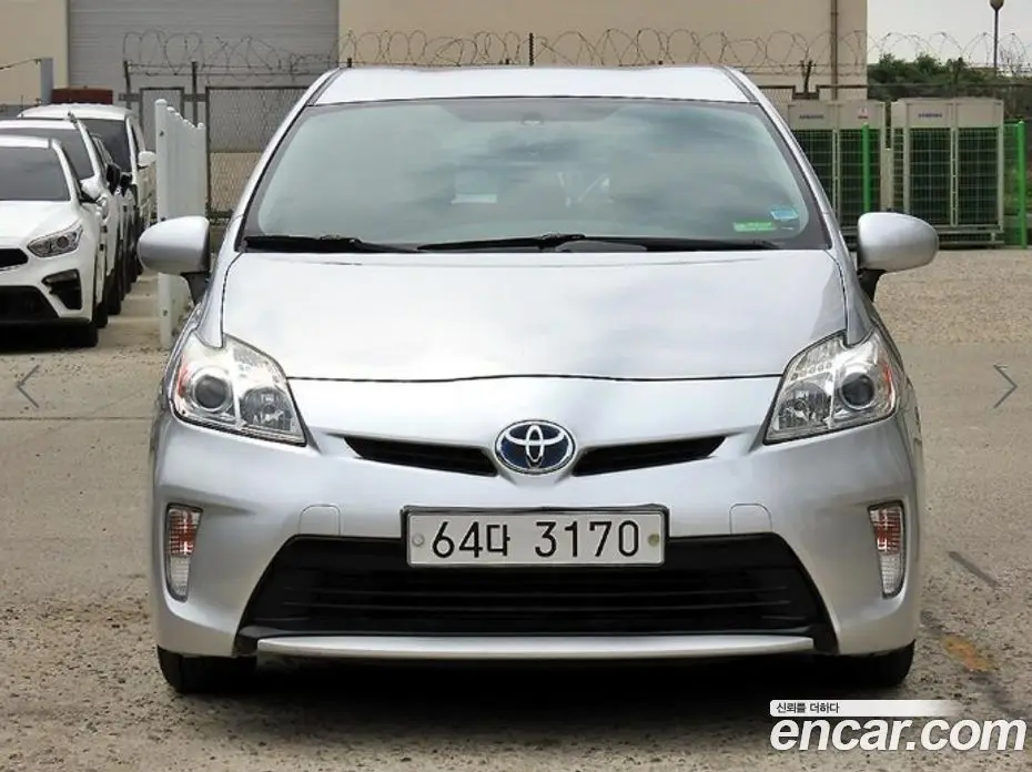 Toyota Prius 2013 1.8 автомат (гидро), фото 1 Toyota Prius 2013 1.8 автомат (гидро), фото 1
