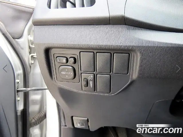 Toyota Prius 2013 1.8 автомат (гидро), миниатюра 12