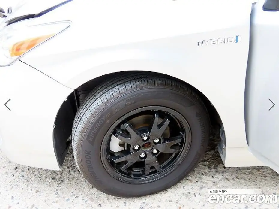Toyota Prius 2013 1.8 автомат (гидро), фото 20 Toyota Prius 2013 1.8 автомат (гидро), фото 20
